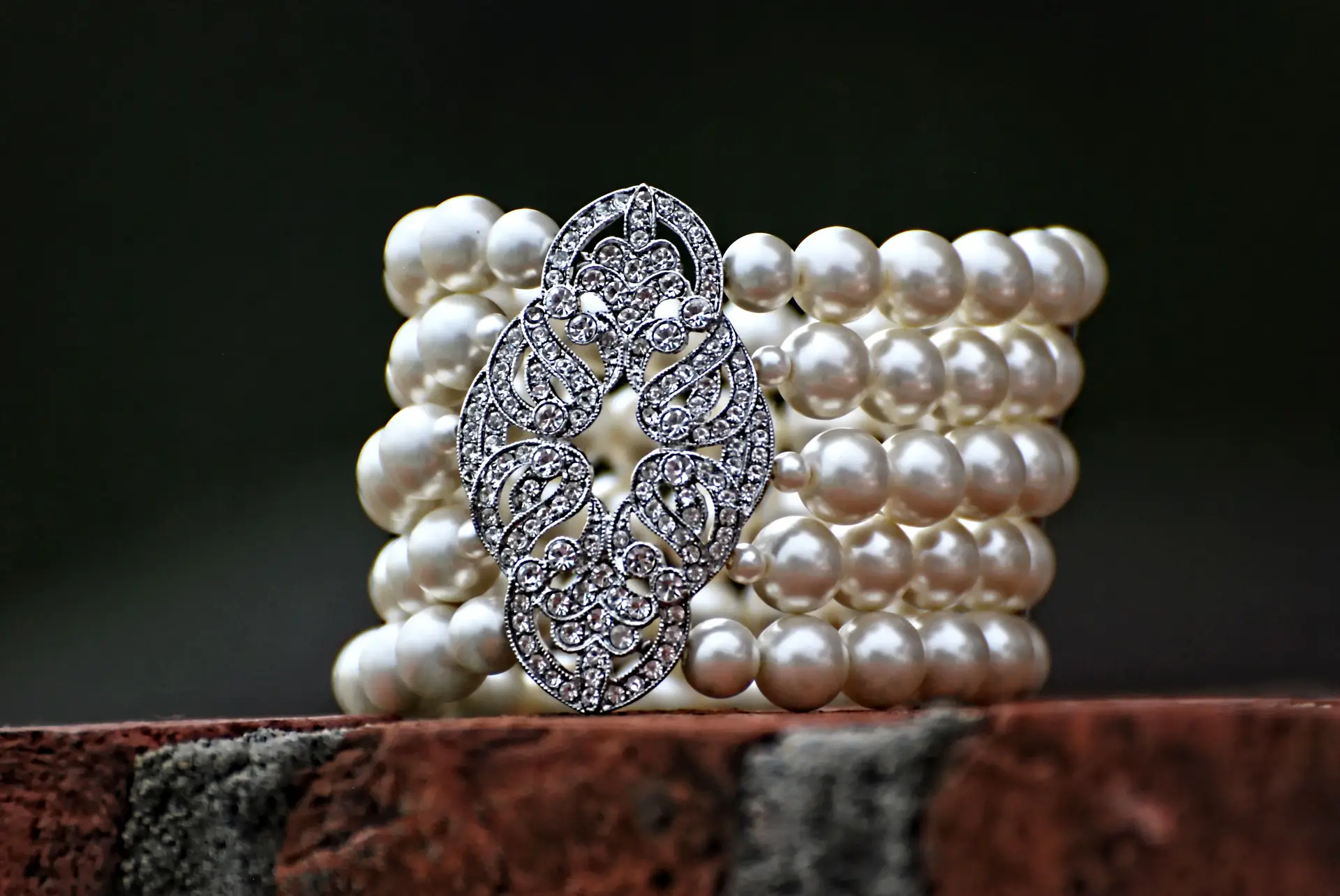 Custom pearl bracelet with diamond clasp